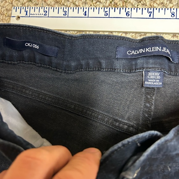Calvin Klein Mens Athletic Fit Jeans 30 x 30. Model CKJ 056. - Picture 6 of 6